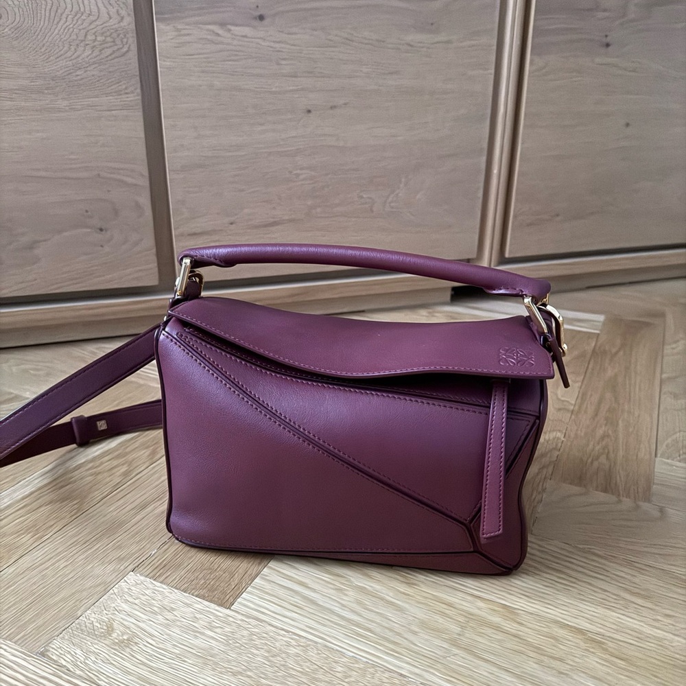 Loewe Puzzle bag. Small size. Color burgundy